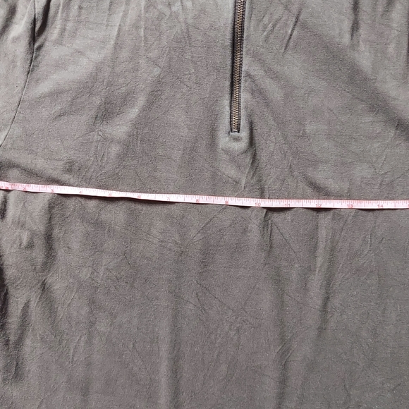 BANANA REPUBLIC Large, Gray scale Rayon Turtleneck - Picture 5 of 7